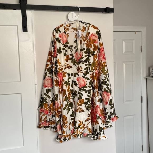 Boohoo Plus Dresses & Skirts - PLUS FLORAL WIDE SLEEVE SKATER DRESS CORAL